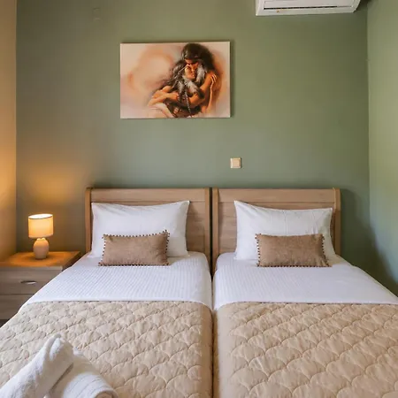 Victo-ria Lux Lefkada City