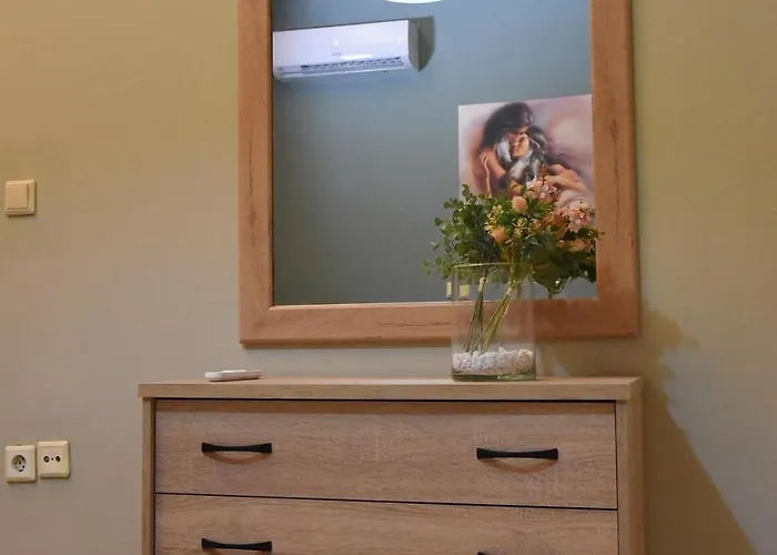 The House Of Victo-ria