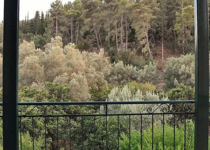 The House Of Victo-ria *